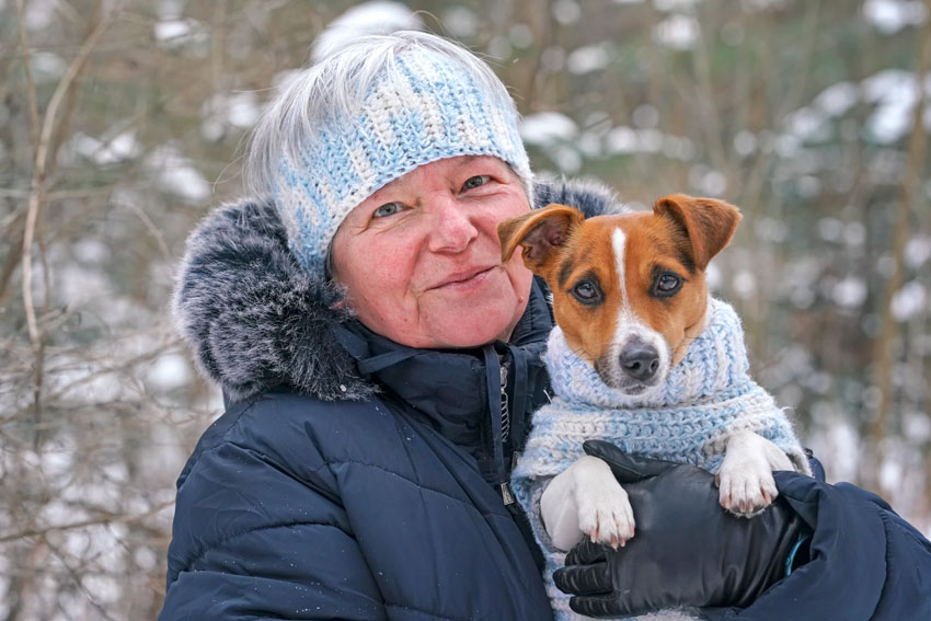 Frau mit Hund,  Foto: Lubo Ivanko / Shutterstock